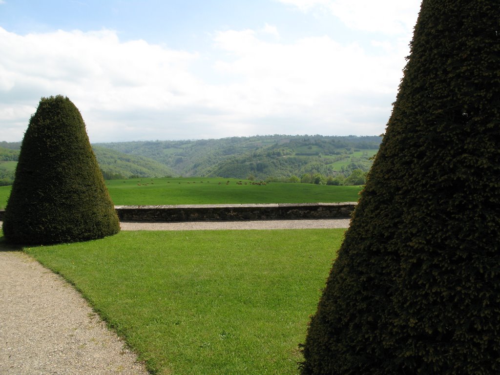 La vue depuis les jardins du chateau by sanzyn