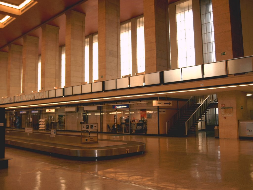 Tempelhof Air Terminal by Joachim70