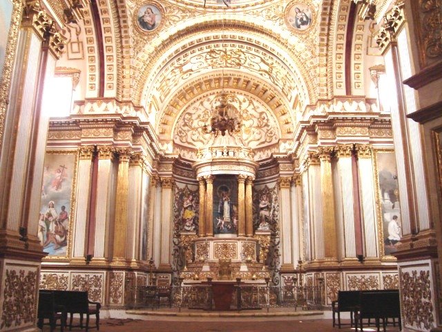 Interior Templo Guadalupe by Marco Castañón