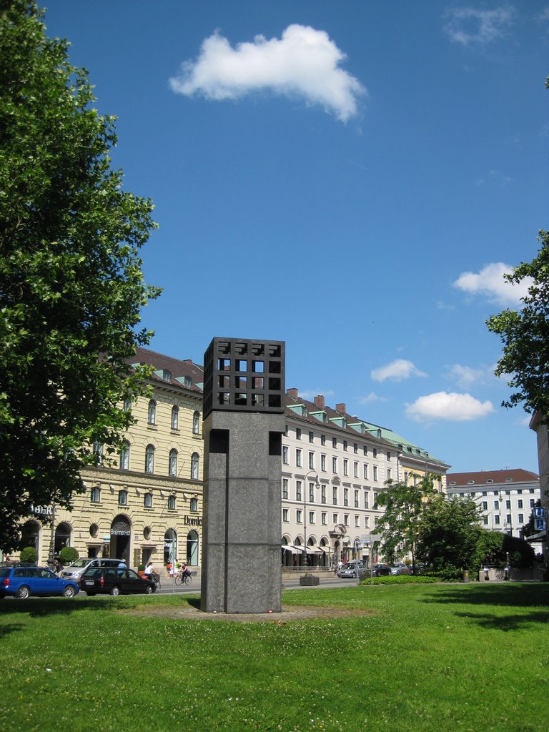 München, Platz der Opfer des Nationalsozialismus by Jens Krause