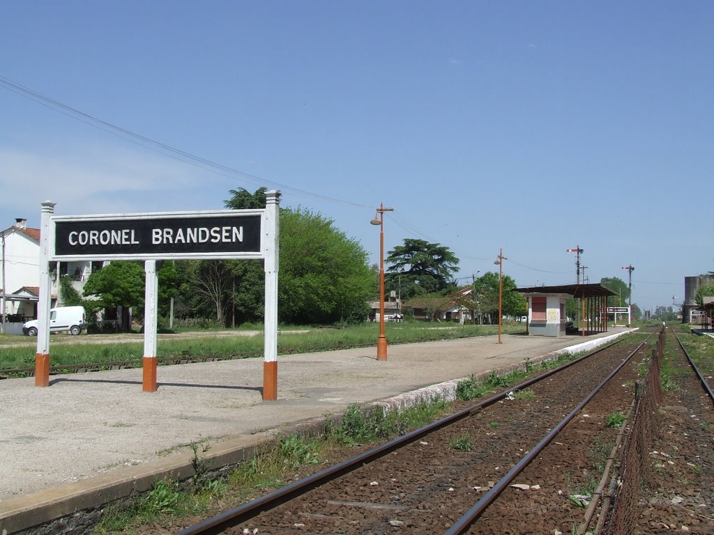 Estación Coronel Brandsen (vista hacia el sur) by edgardomdq