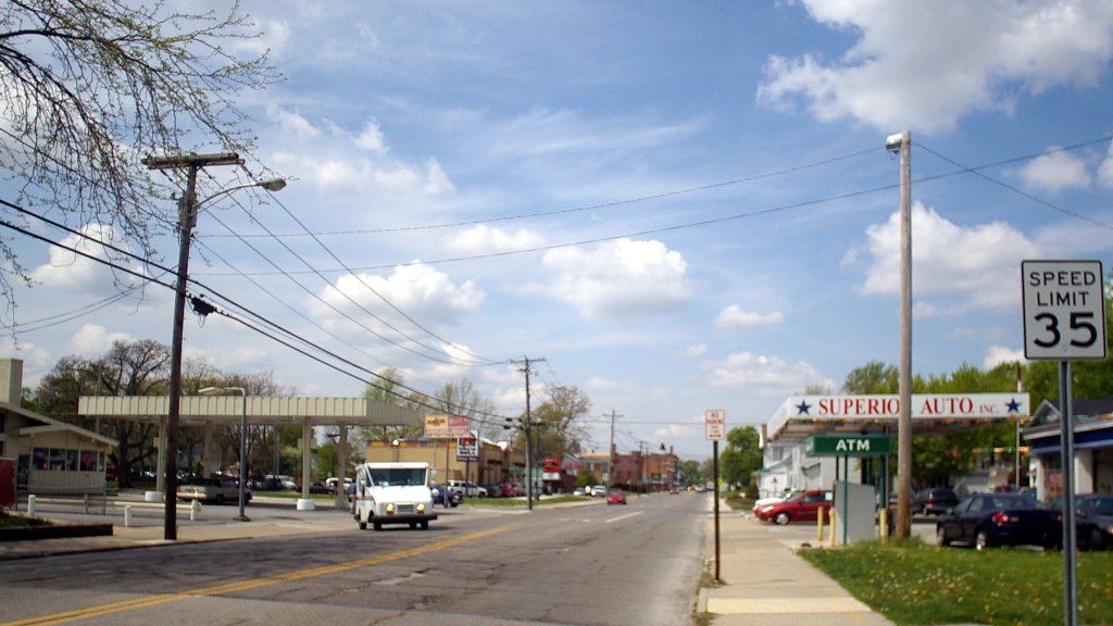 2009 Bowling Green, Ohio along Wooster St. by Qwilleran