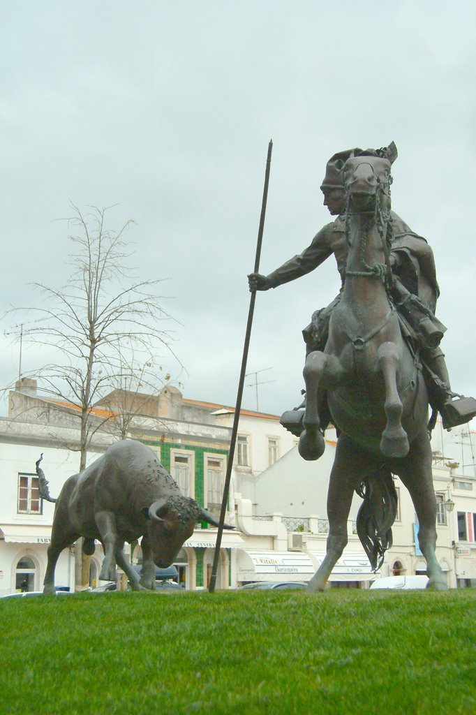 Monumento ao Campino by Cabeça de Toiro