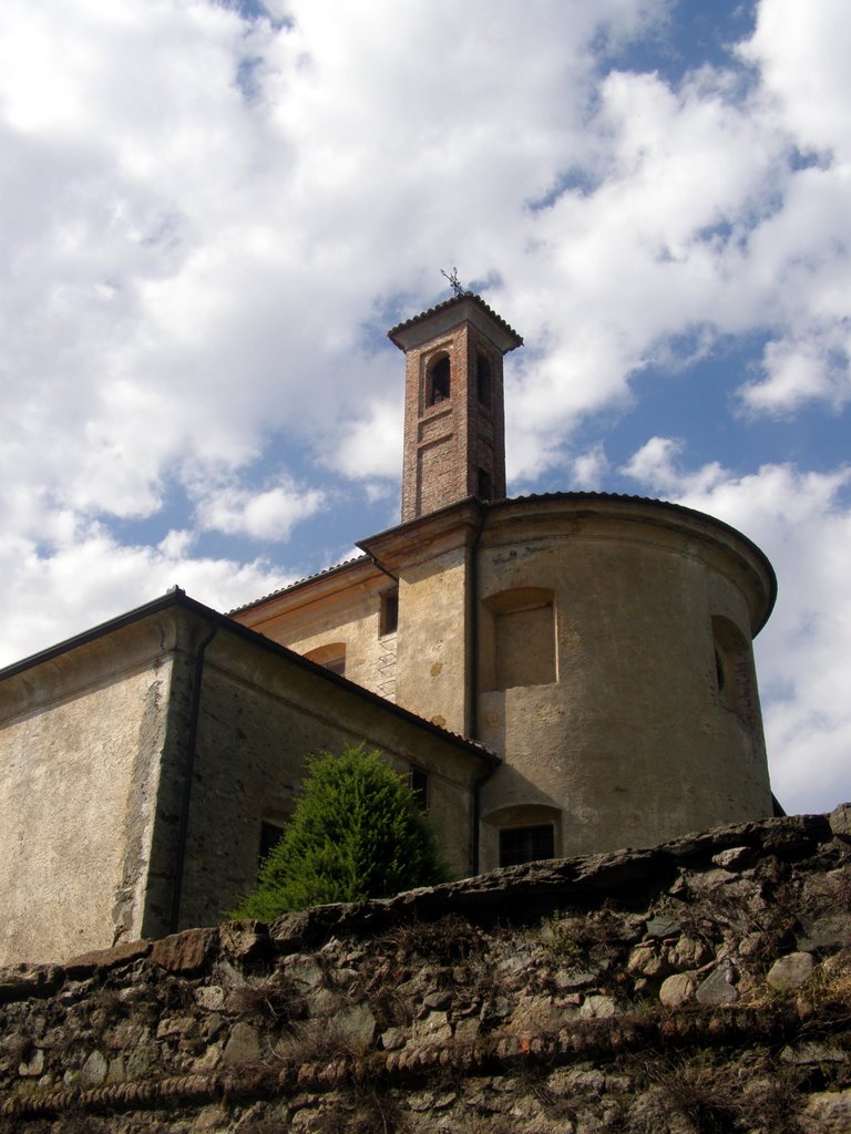 Chiesa di Piverone lungo la Via Francigena by daniele.patrignani