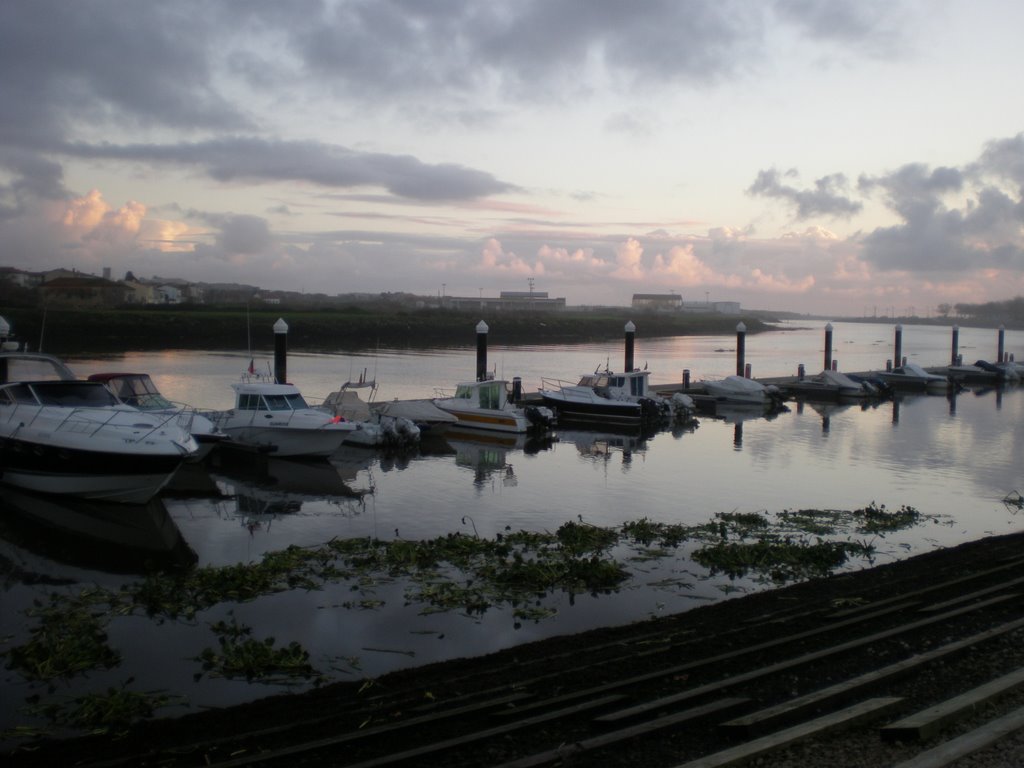 BOAT PARKING by patxizamora