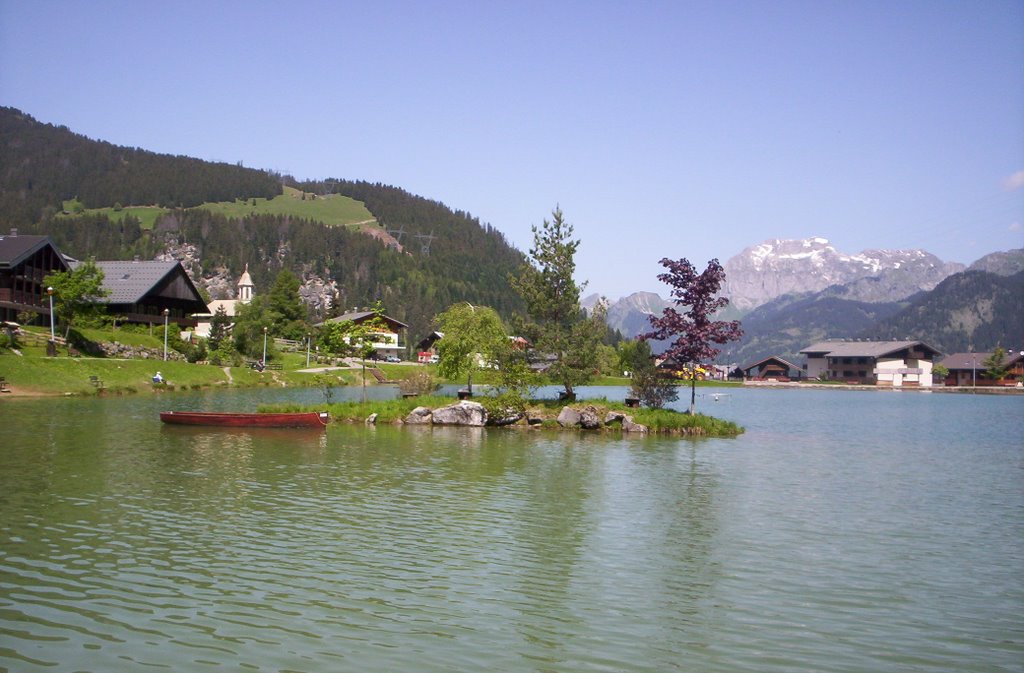 Lac de Chatel Haute Savoie by yves floret