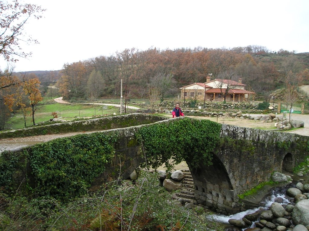 Puente medieval Parral. Jarandilla. Otoño 2003 by viajeroandaluz