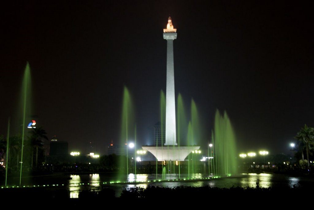 Monas at Night by Yulian Firdaus