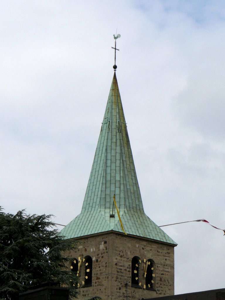 {©RH} Turmspitze von der Agatha-Kirche by Reinhard H