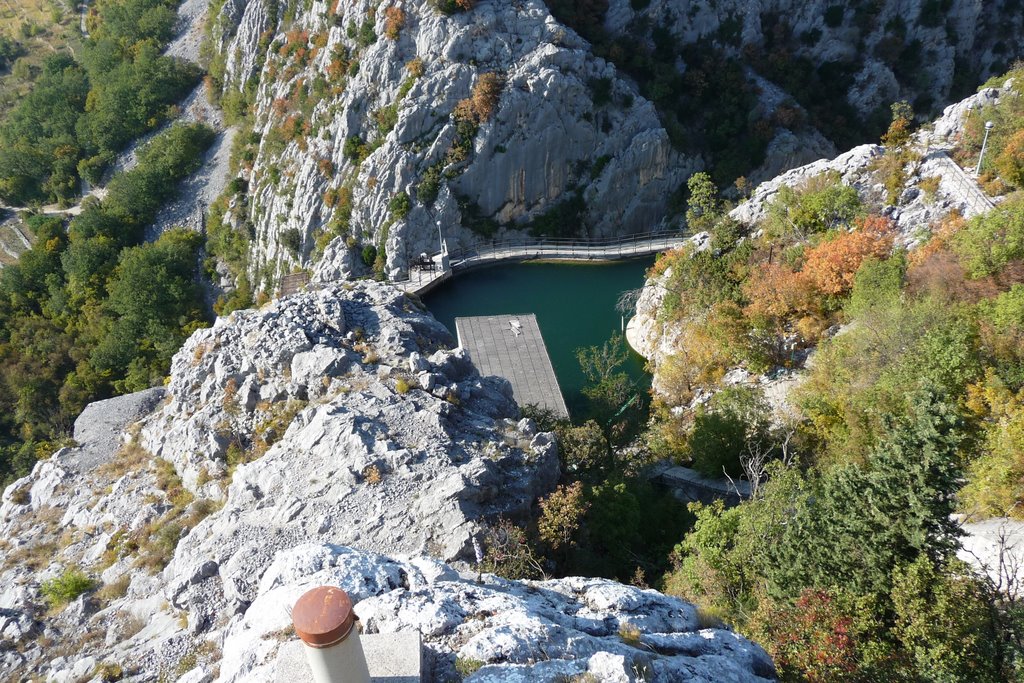 Kroatien,Speicherbecken des Wasserkraftwerkes bei Zadarje by KADIBILD