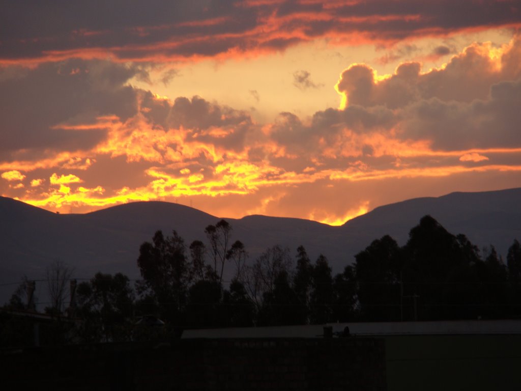 Atardecer en Huancayo by Jaime Miguel