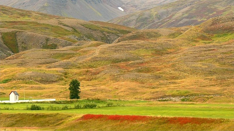 Someplace in Dalvík by salmiak