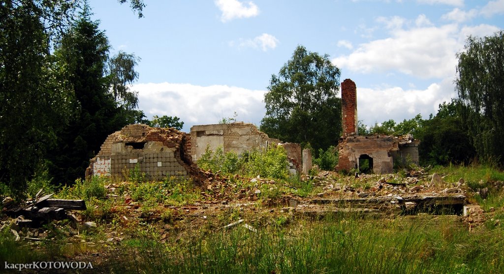 Abandoned town Kłomino, ruins, 2009 by Kacper Kotowoda