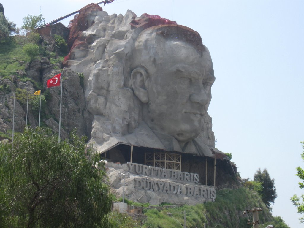 Türkiye, İZMİR, Yeşildere, Atatürk Maskı by yemtaş©