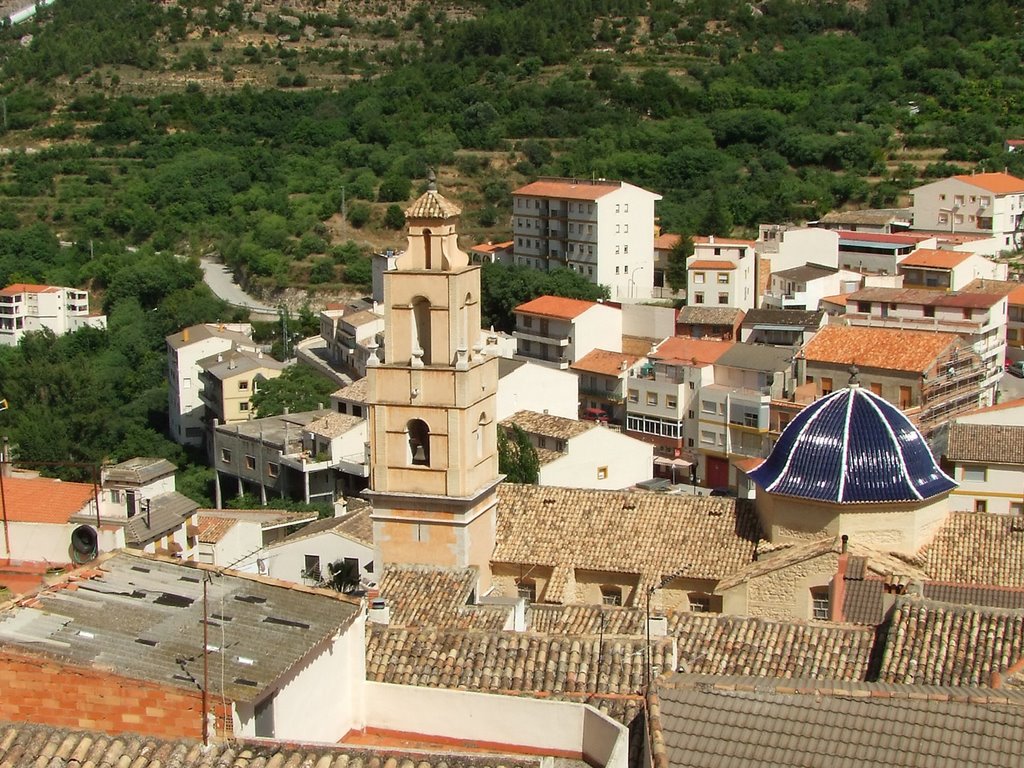 Campanario de Cortes by Nacho Lambíes