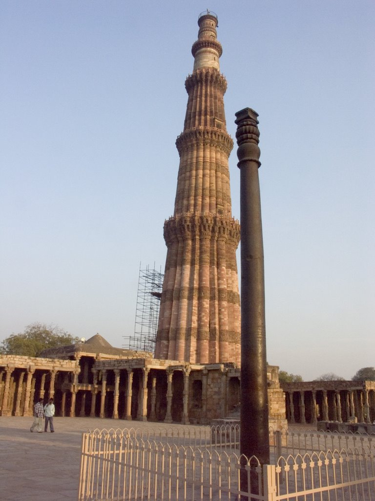 Qutab Minar and Iron Tower by Arminder