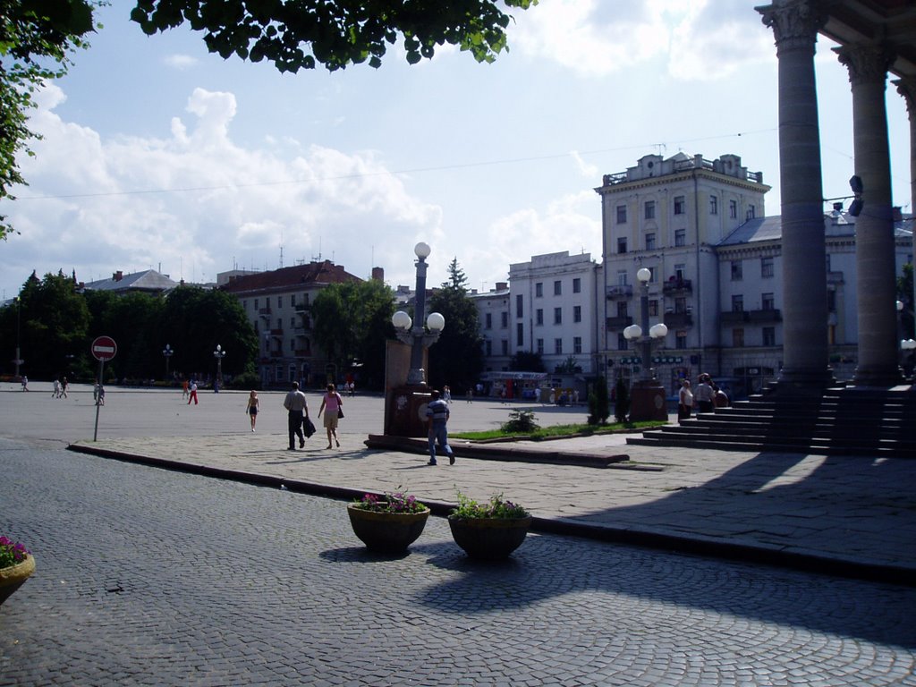 Ternopil main square by vovanchichok