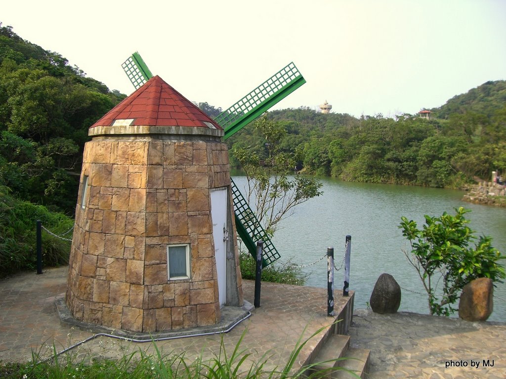 Windmill stand at Lover lake by TW99