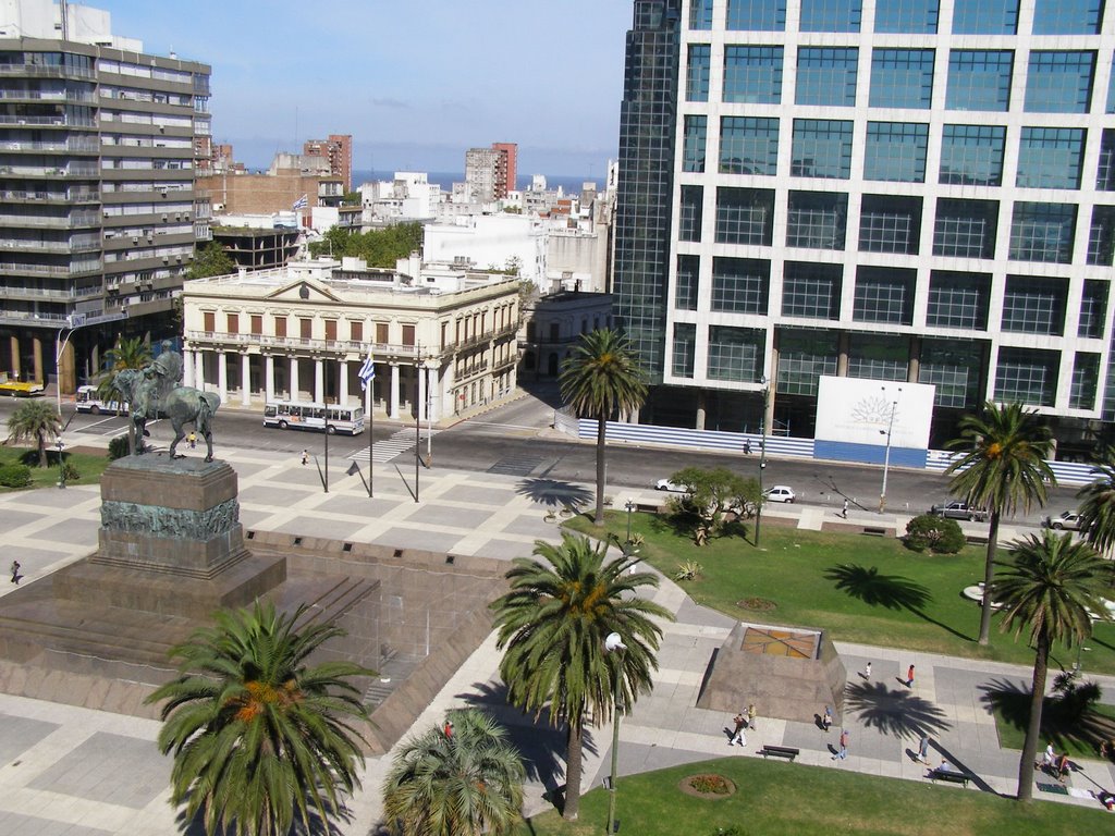 Plaza Independencia by orne