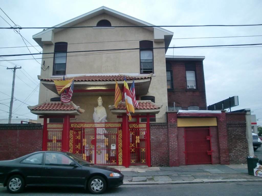 Chua Bo De - Buddhist Temple by Andy Dinh