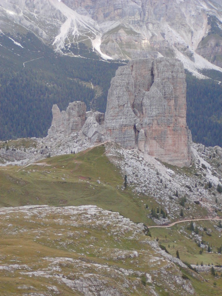 Cinque Torre (adesso 4 1/2 dopo il crollo.Now 4 1/2 after collapse of one tower. by Bob Watson-dolomite kid