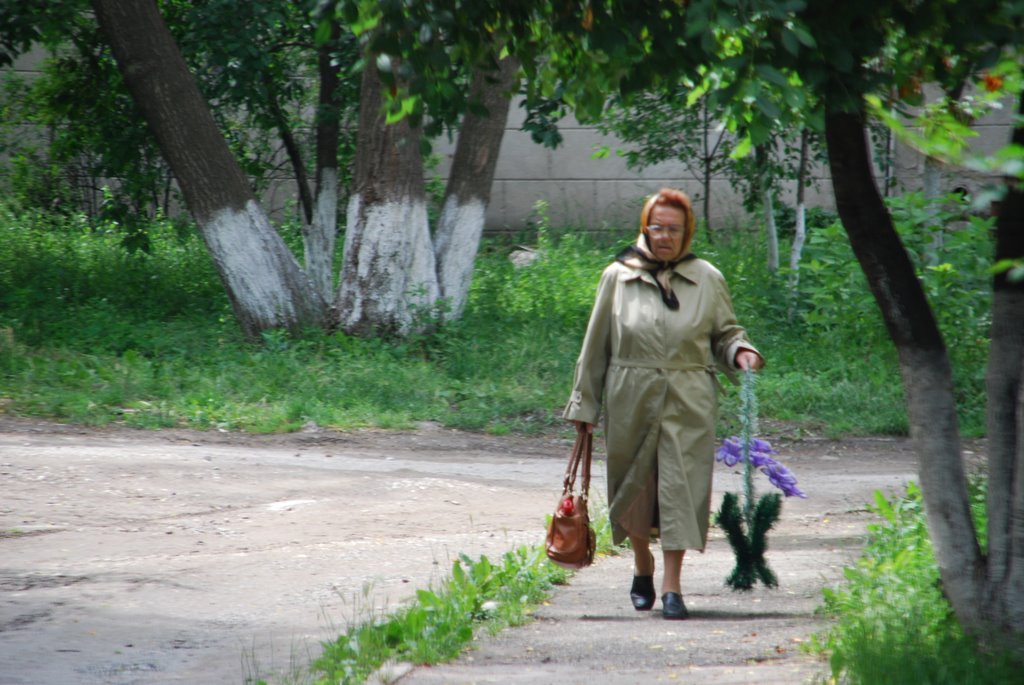 Walking to a funeral by Tonio Castells