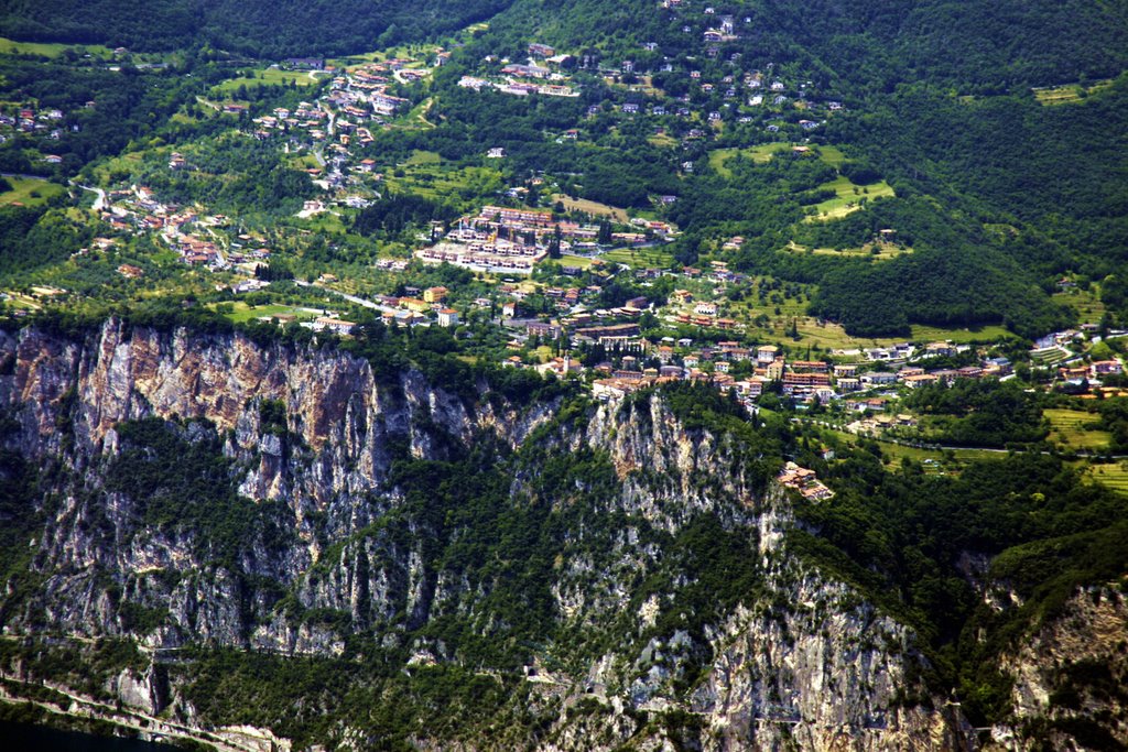 Pieve di Tremosine, view from Monte Baldo, distance 8,1 km, picture software modify by FotoKl@us