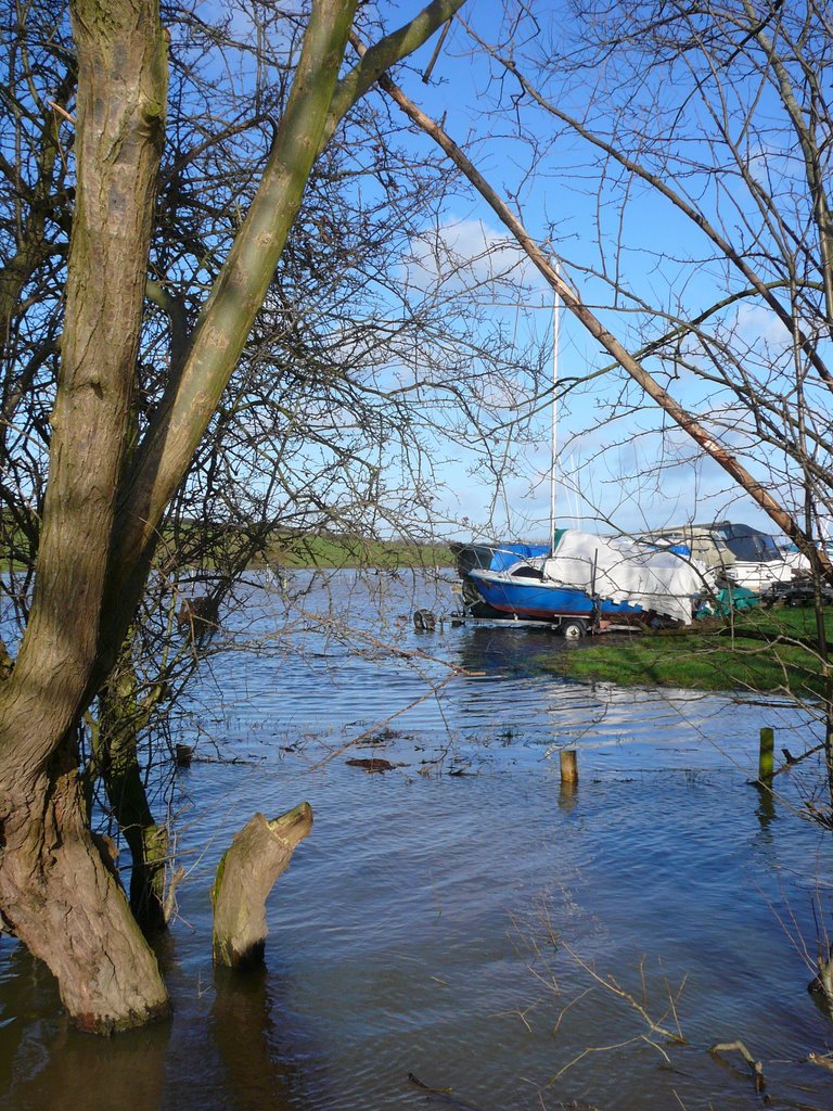 Tewkesbury marina by Chris Blackler