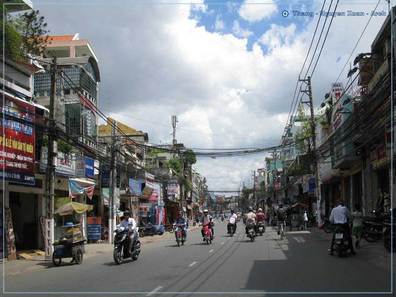 Đường - Lạc Long Quân - Street by Vietnam - Paracels