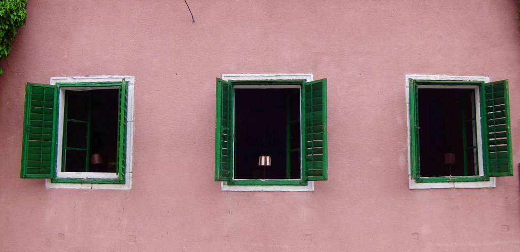 Tri prozora / Three windows by Marcel Mlinarić - CROATIA