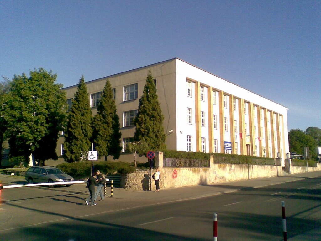 Toruń, budynek tzw. "Ubezpieczalni" (obecnie Przychodnia Specjalistyczna) by elbor