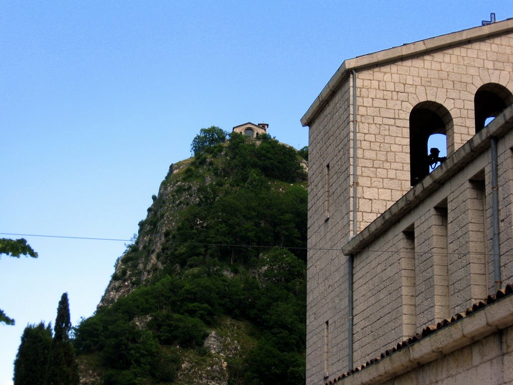 Roccaporena, vista sullo scoglio di S. Rita by sergio alessi