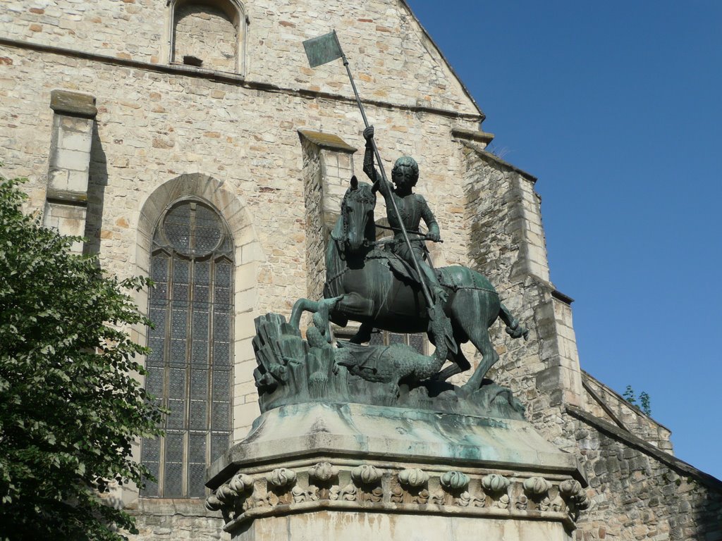 Statuia Sf. Gheorghe by radu bulubasa