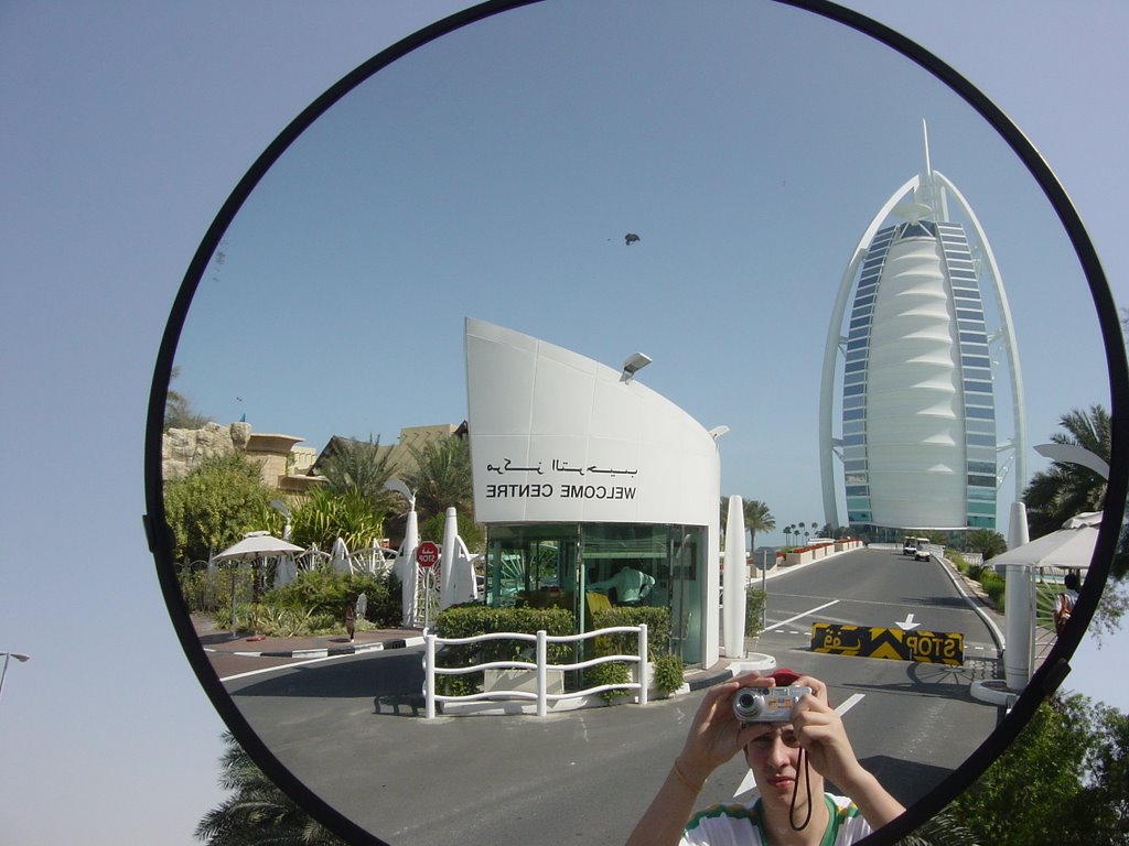 Burj Al Arab in mirror by MadMax3003