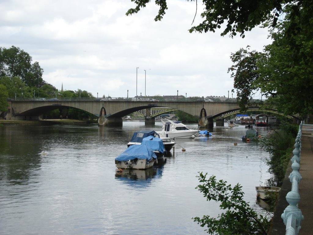 Twickenham Bridge by Paul Longland