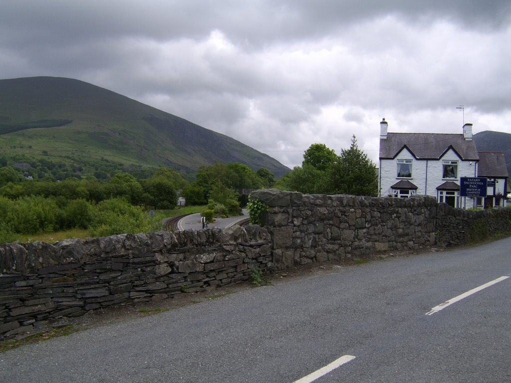 Railway station and the Snowdonia Parc Brew pub by Bigdutchman