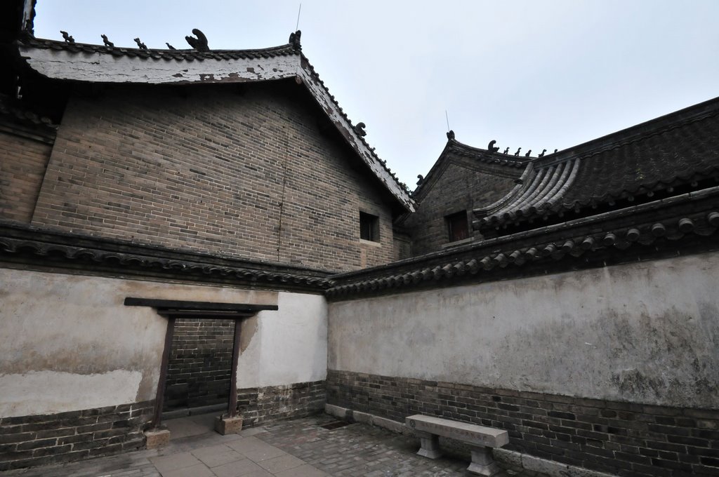 Qufu, Jining, Shandong, China by 拍照片只发往谷歌