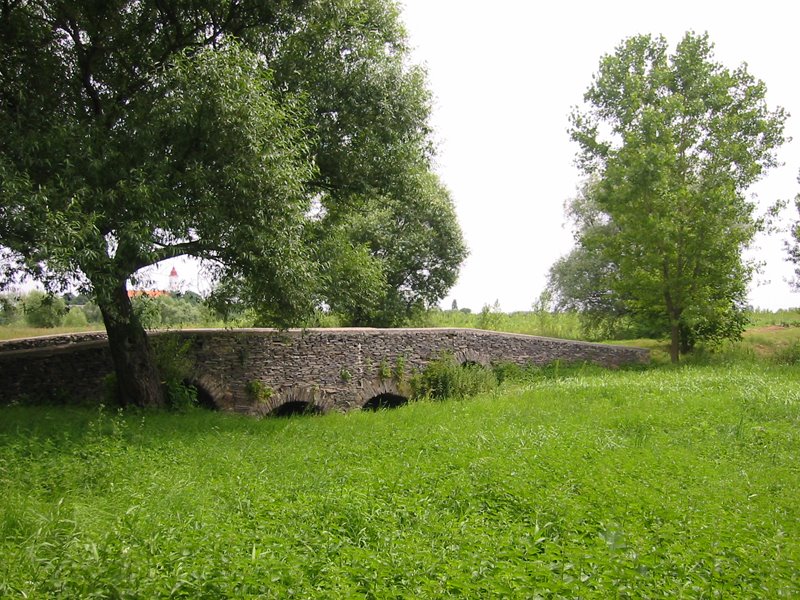 Leles-Stone bridge from 14.century by Harmonicon