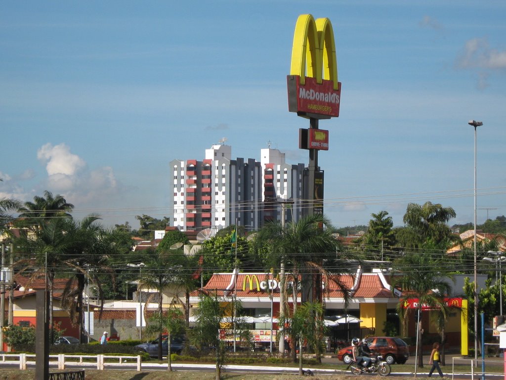 Mc Donalds 02 by Pedro Henrique Santo…