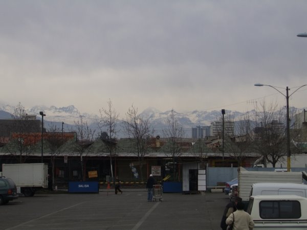 Cordillera de los Andes desde el Mercado Modelo by Rochemback!