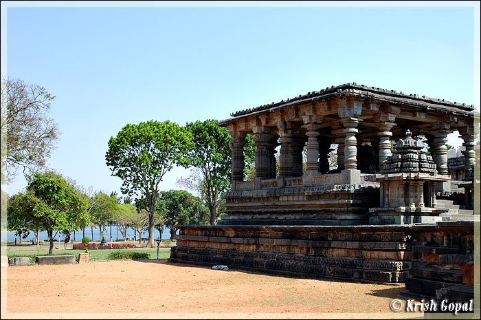 Kedareshwara temple by Krish Gopal