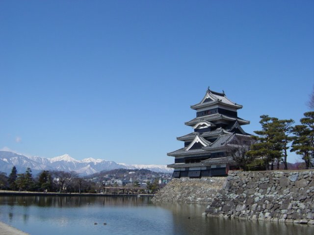 Matsumoto Castle by happycanyon