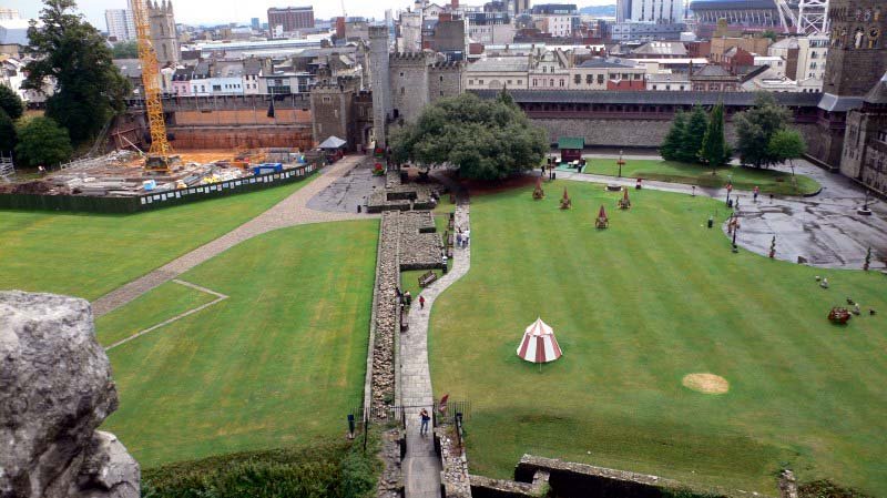 Cardiff Castle by mamoru