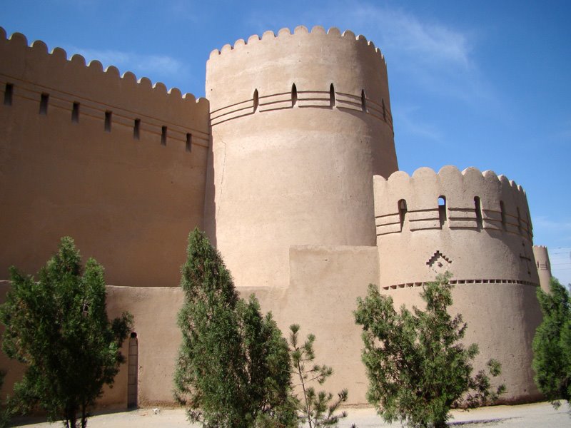 Castle primitive city yazd برج وباروی شهر قدیم یزد by movahedi