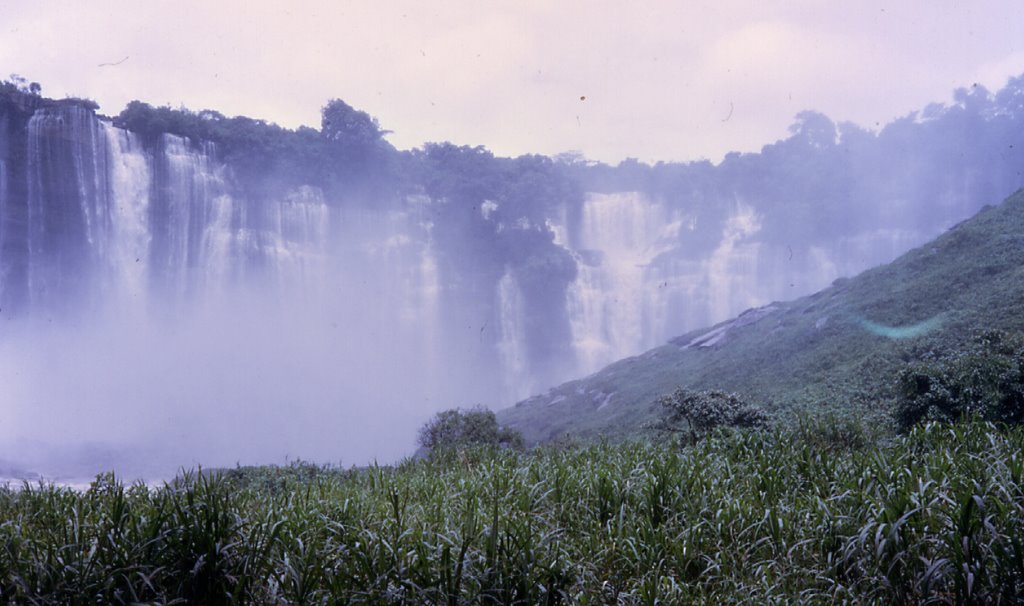 Kalandula, Angola (vista de baixo), 1969Jan by Luís Boléo