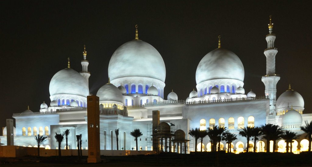 Abu Dhabi Grand Mosque by David Bland