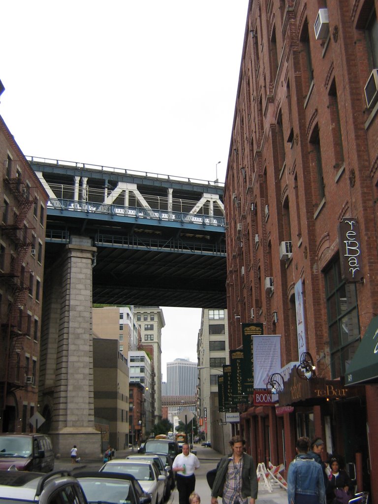 Manhattan Bridge in Dumbo by mrhuston