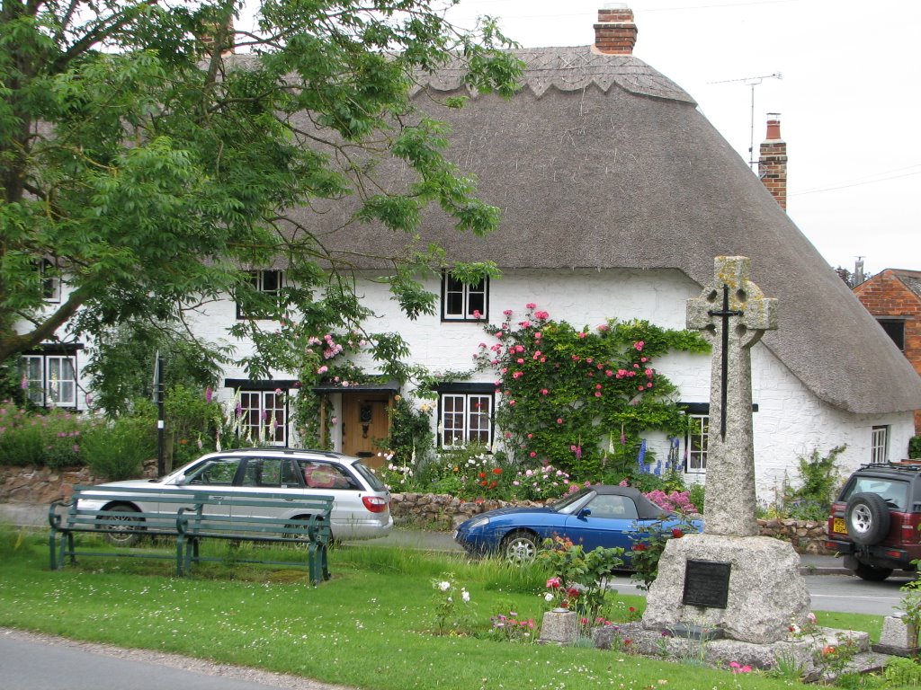 "Cross Trees" cottage 2 by Phil Bunce