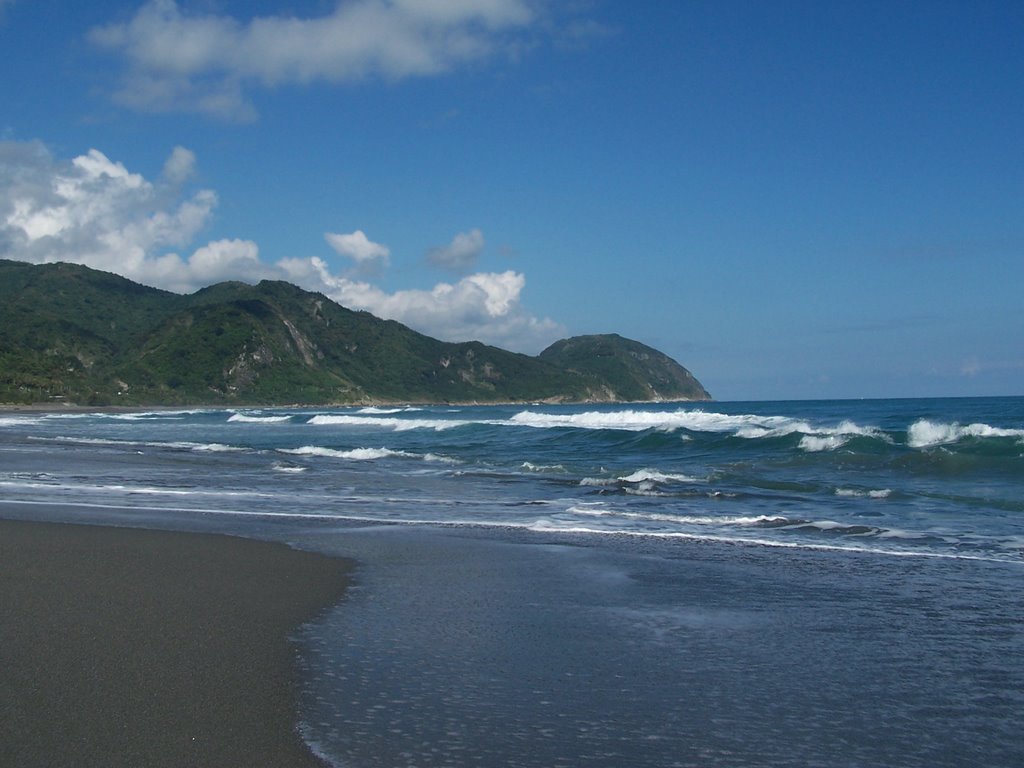 Beach of Taiwan's Esst by mingchih.yen