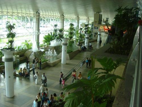 Aeroporto Internacional - Saguão de Entrada by hislan